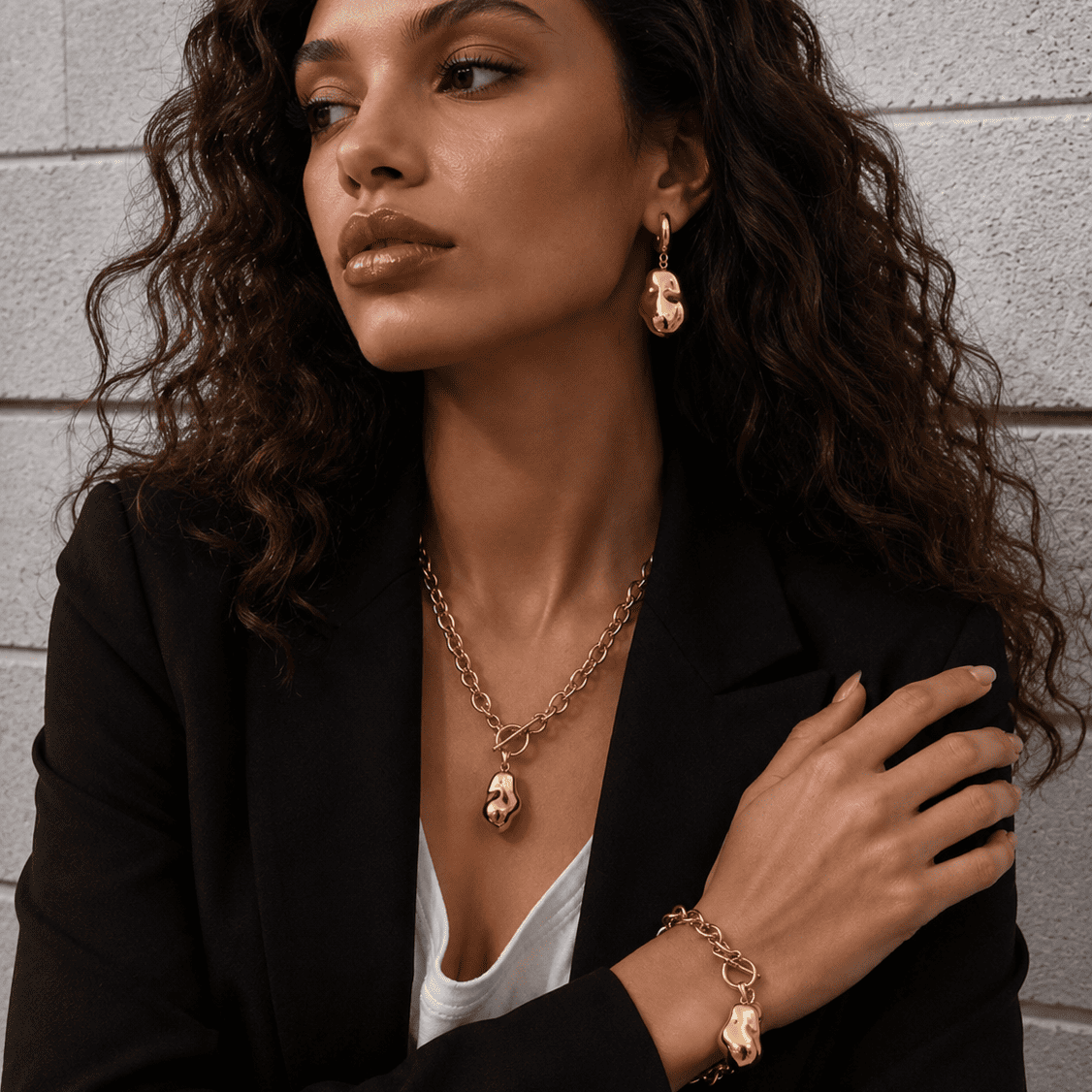 SIP SABINE NECKLACE