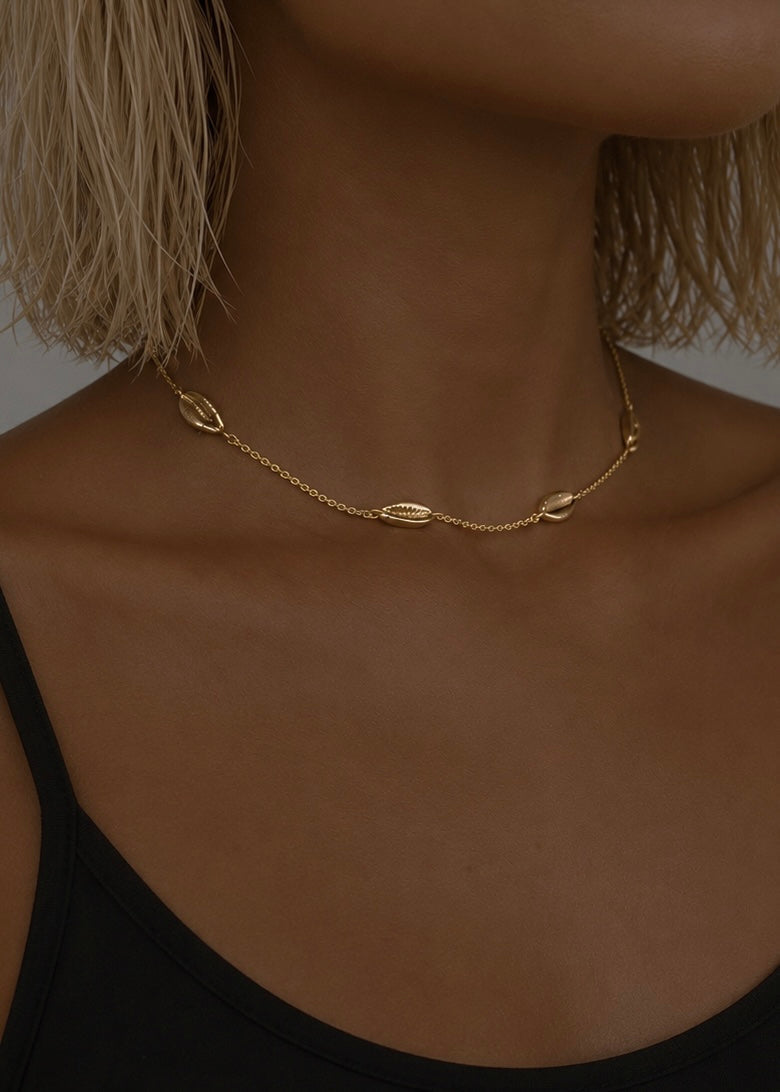 SIP SHELL NECKLACE